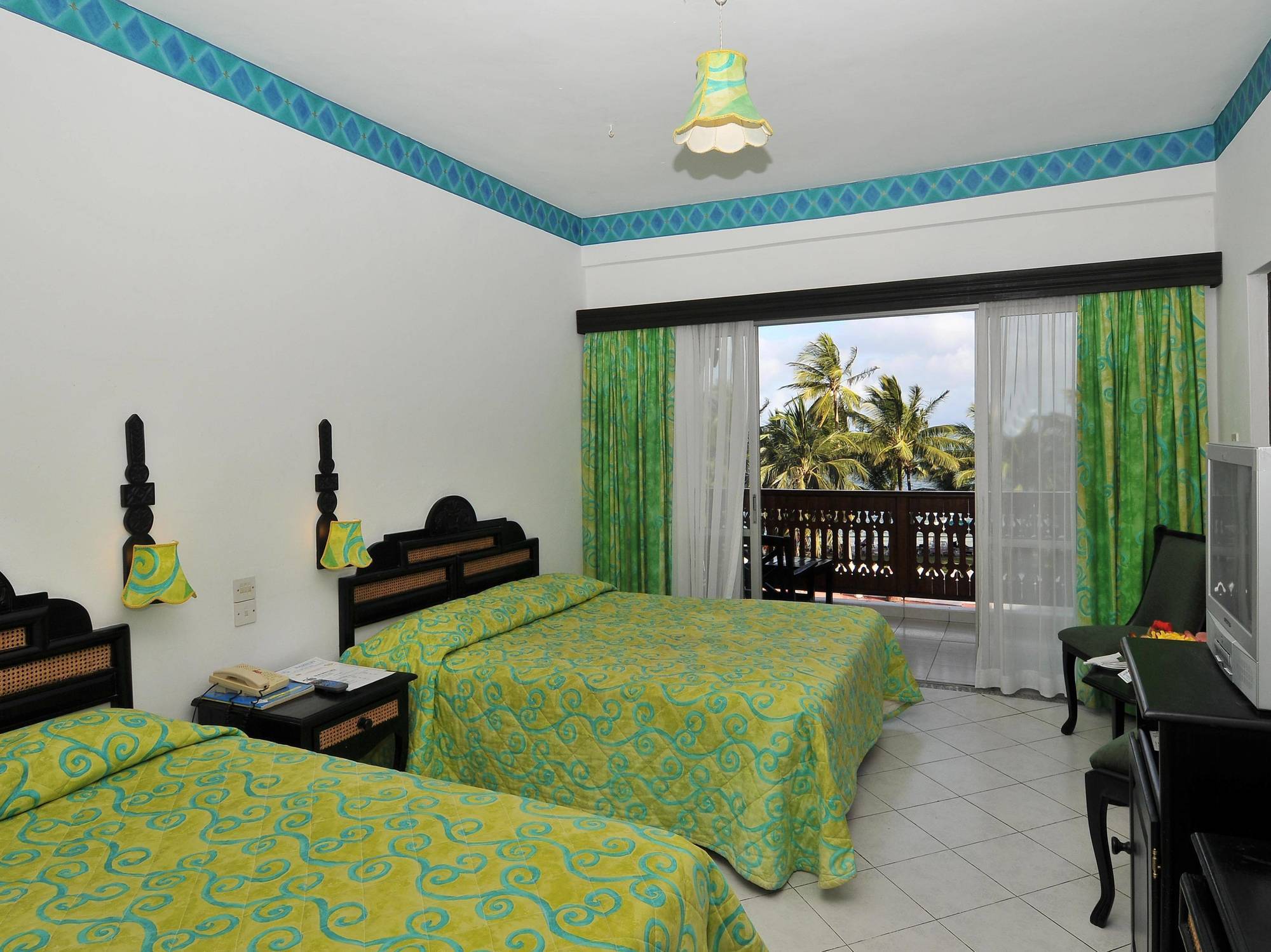 Bamburi Beach Hotel Exterior photo